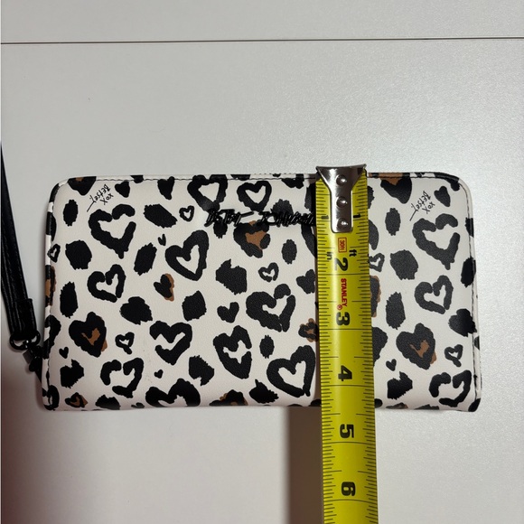 Betsey Johnson heart leopard print wallet wristlet - Picture 7 of 7